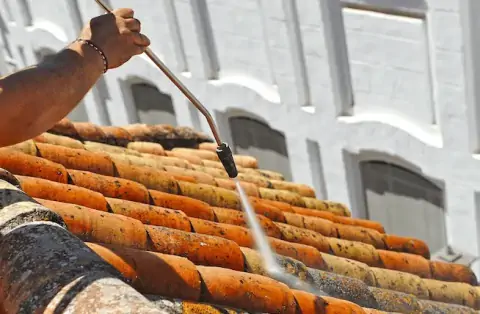 Nettoyage de toitures - Adainville